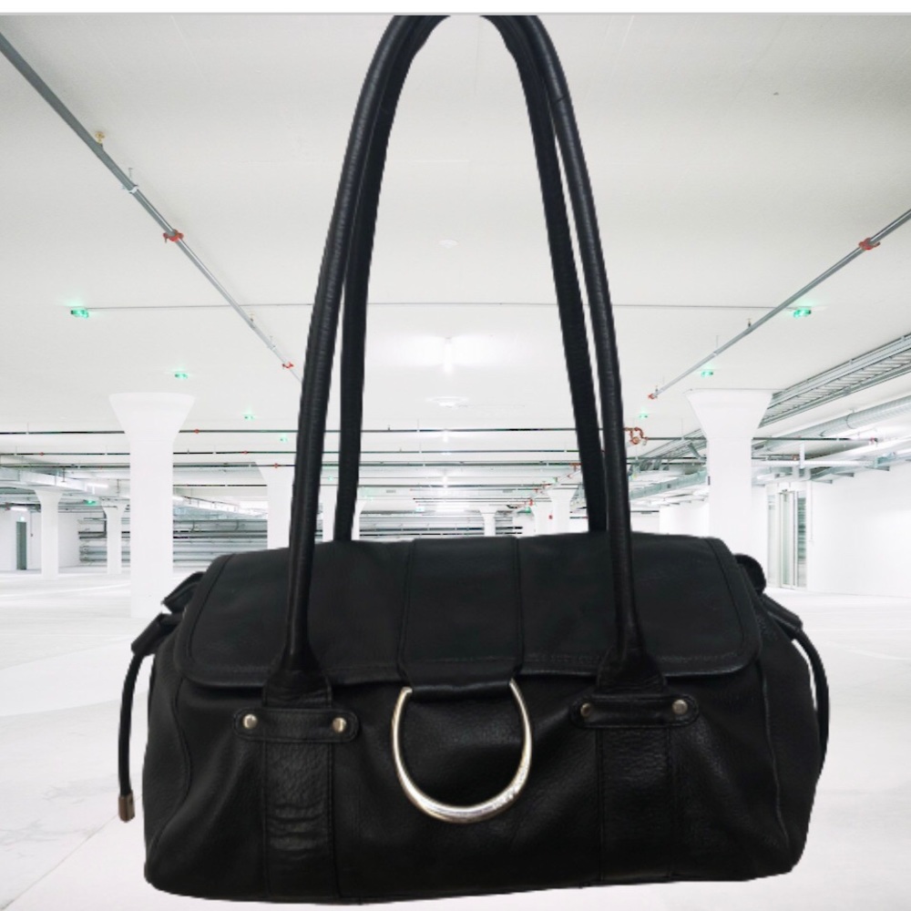 SUZY SMITH shoulder pocket bag.
